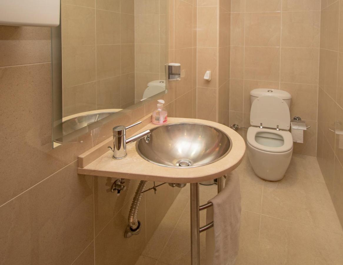 Riverzenhouse Hotel Еспосенде Екстериор снимка